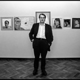 Gerrit Komrij tijdens Kijken is Bekeken Worden, Stedelijk Museum Amsterdam, 14 juni 1996. Foto Klaas Koppe..jpg